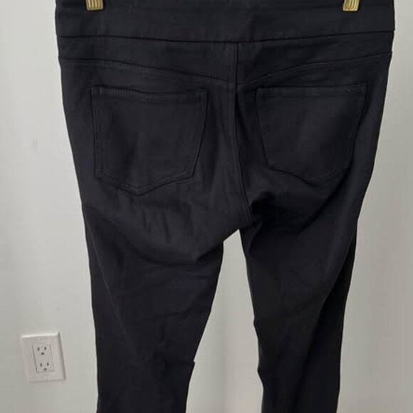 Black pants - Picture 2 of 4